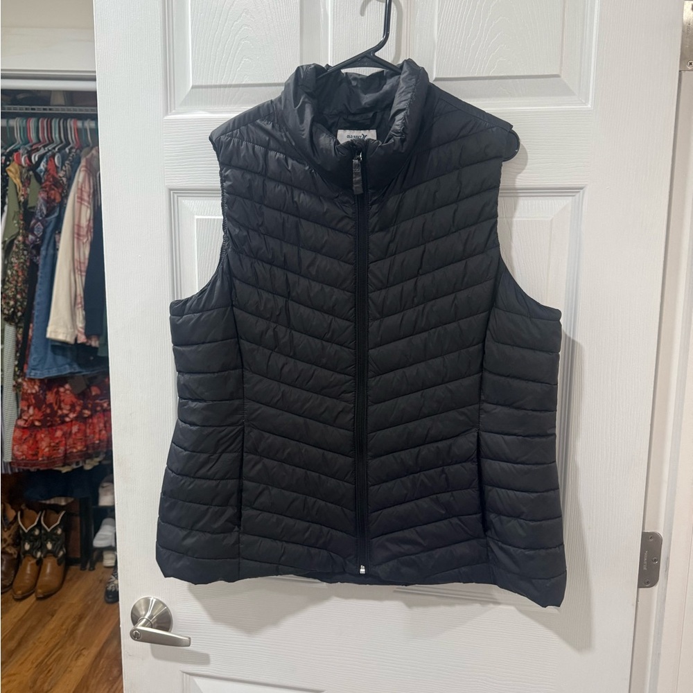 Old Navy Black Active Quilted Vest